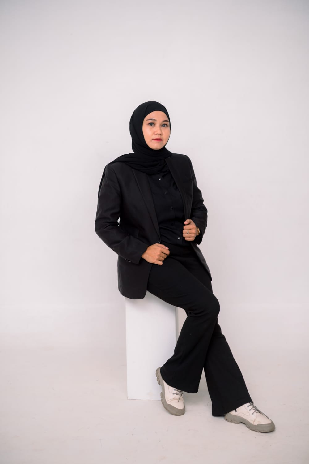 Anindia Hamzah - Founder & Lead MUA